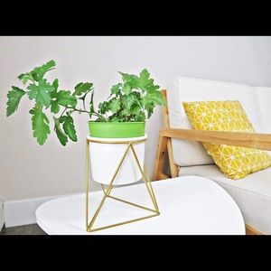 Geometric gold ceramic planter w/ stand